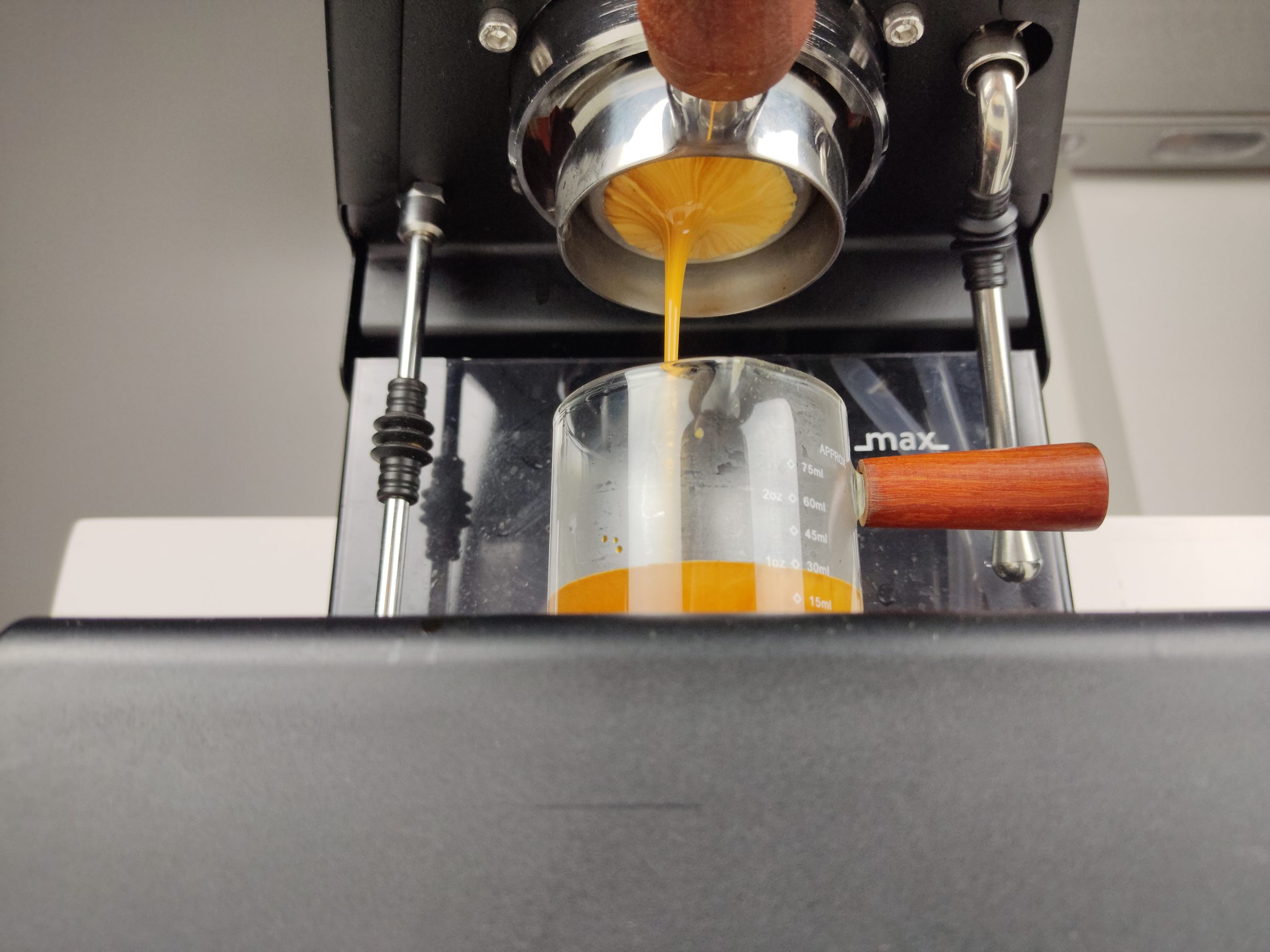 espresso shot with bottomless portafilter