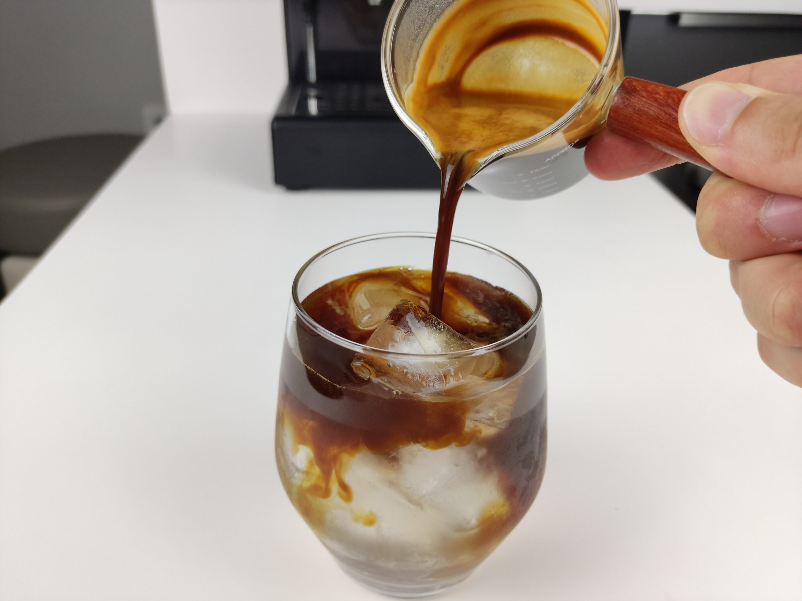 how to make iced long black coffee